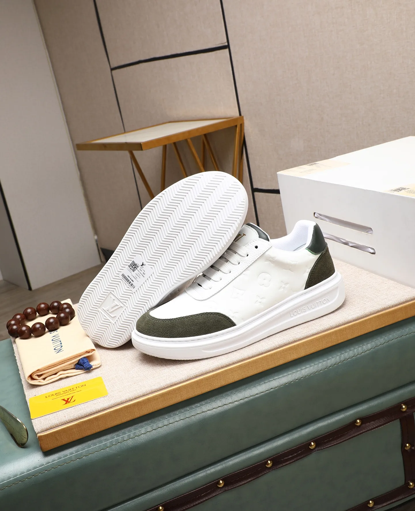 Men's shoes 💰540 📛📛【LOUIS VUITTON】Louis Vuitton new product👟Milan fashion catwalk style🇰🇾🇰🇾LV family logo, celebrity style, a must-have for fashionistas⚠️Classic presbyopia flower➕Water-dyed cow lining➕Special outsole👞Number 38-44 (45 46 custom-made)
